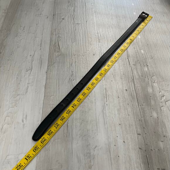 Izod Black Faux Leather 29.5" Metal Buckle Small Belt - Picture 4 of 5